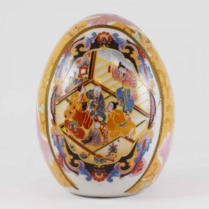 Vintage Satsuma Egg, Satsuma Pottery Egg Of 5 Inch Size Portraying Geisha With Emperor Prominent Orange Color CHE5-01